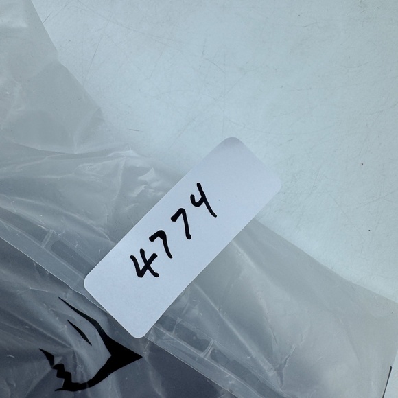 NEW Gymshark React Stringer Large Slim Fit Grey - Picture 6 of 6